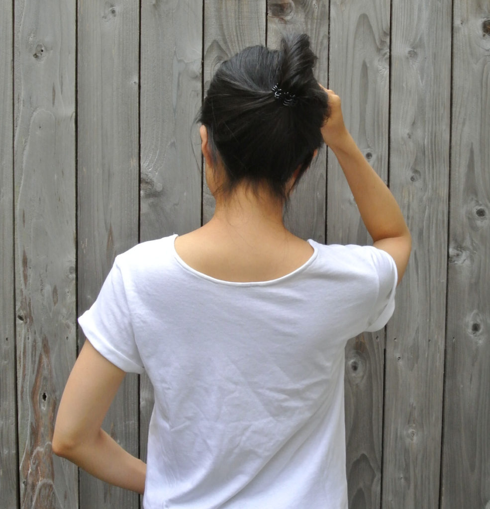 How to alter crew neck t shirt neckline. Finished crew neck t shirt on model back view