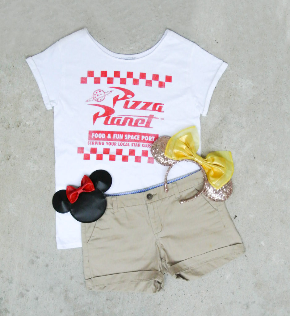 How to alter crew neck t shirt neckline. Finished crew neck t shirt paired with shorts, minnie ears and minnie coin purse.