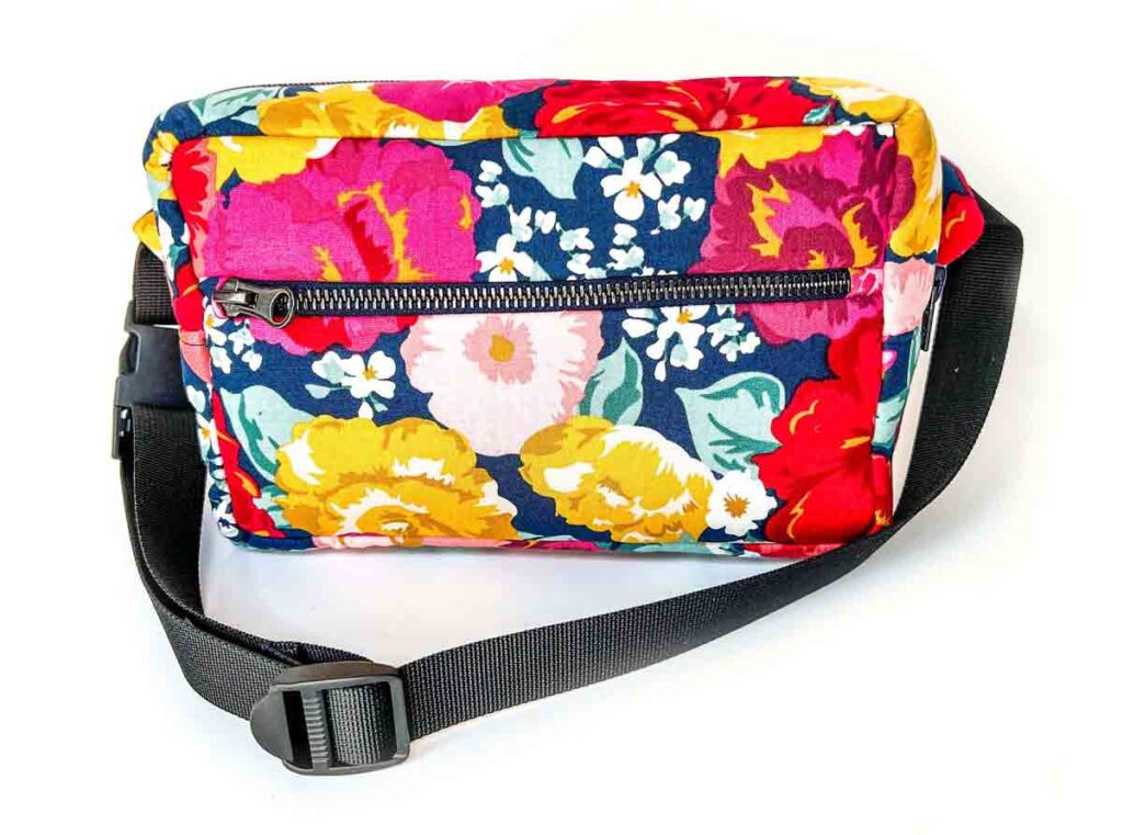 Fanny Pack Sewing Pattern finished bag.