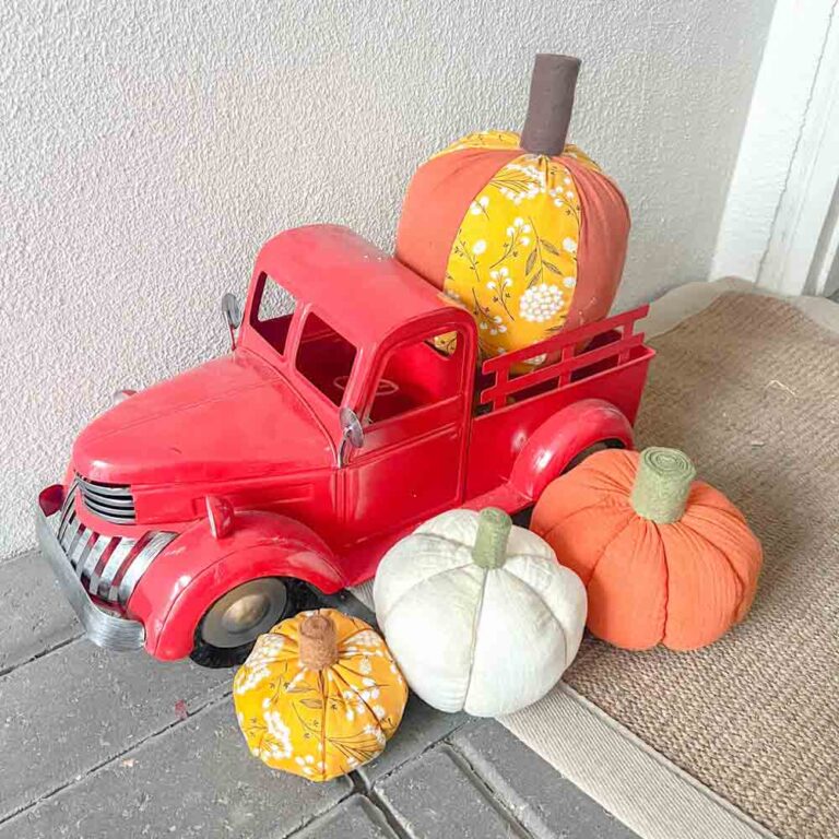 How to Make Simple Fabric Pumpkins (Free Pattern)