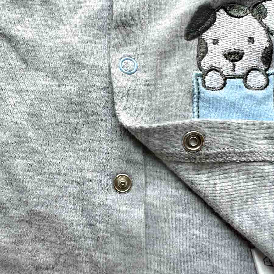 ring snaps on a baby onesie